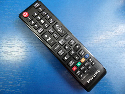Почему телевизор не включается с пульта и с кнопки: причины и возможные решения